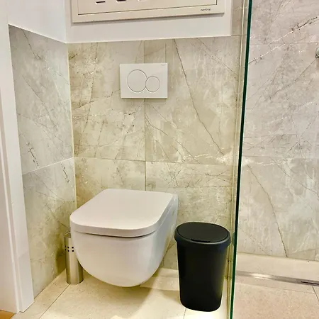Modern Cosy Apartment With Patio Near Scs Apartment Wiener Neudorf